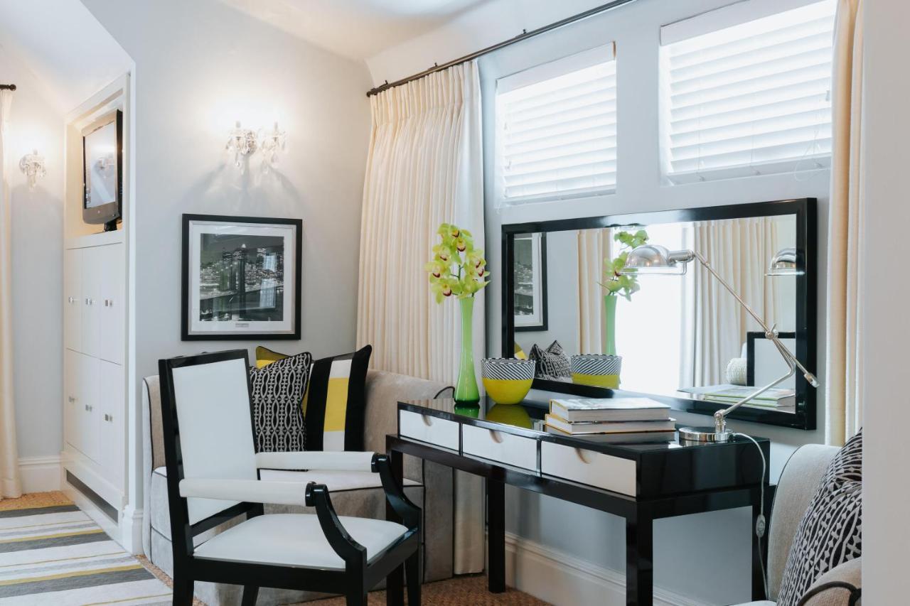 The Light House Boutique Suites Парл Экстерьер фото