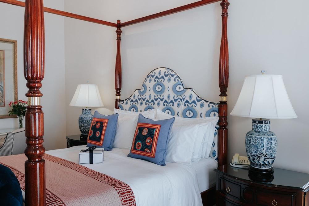 The Light House Boutique Suites Парл Экстерьер фото