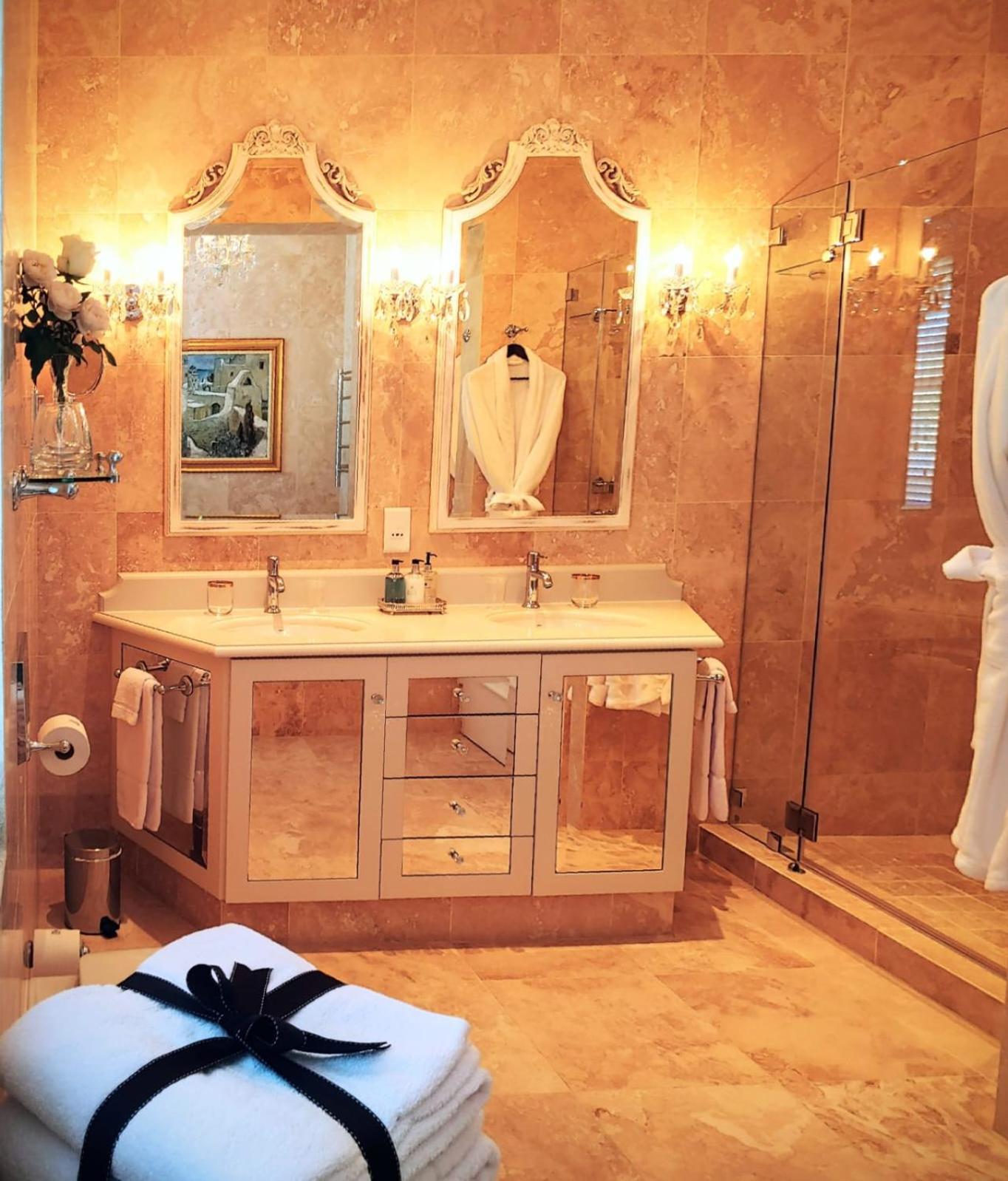 The Light House Boutique Suites Парл Экстерьер фото