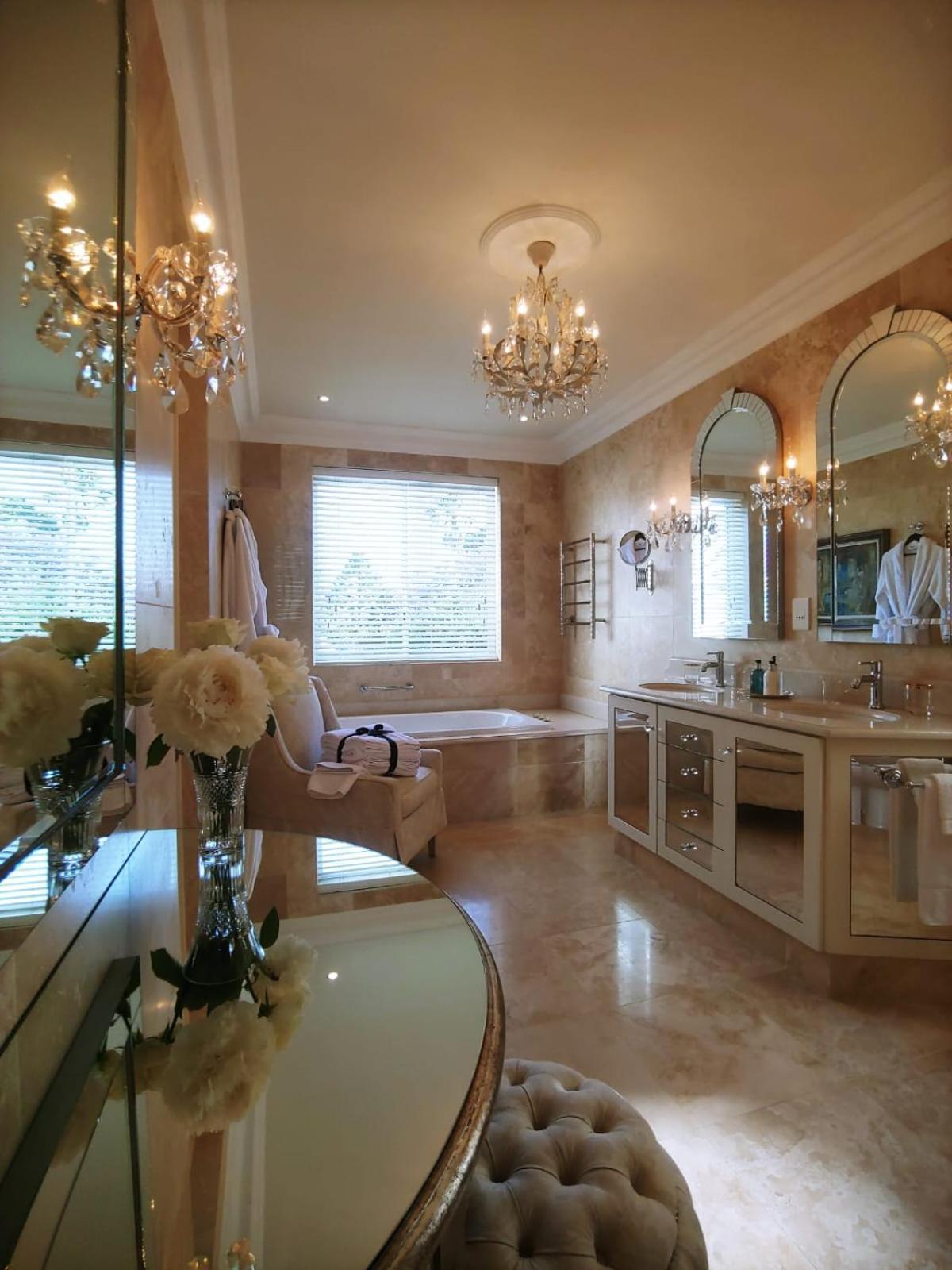 The Light House Boutique Suites Парл Экстерьер фото