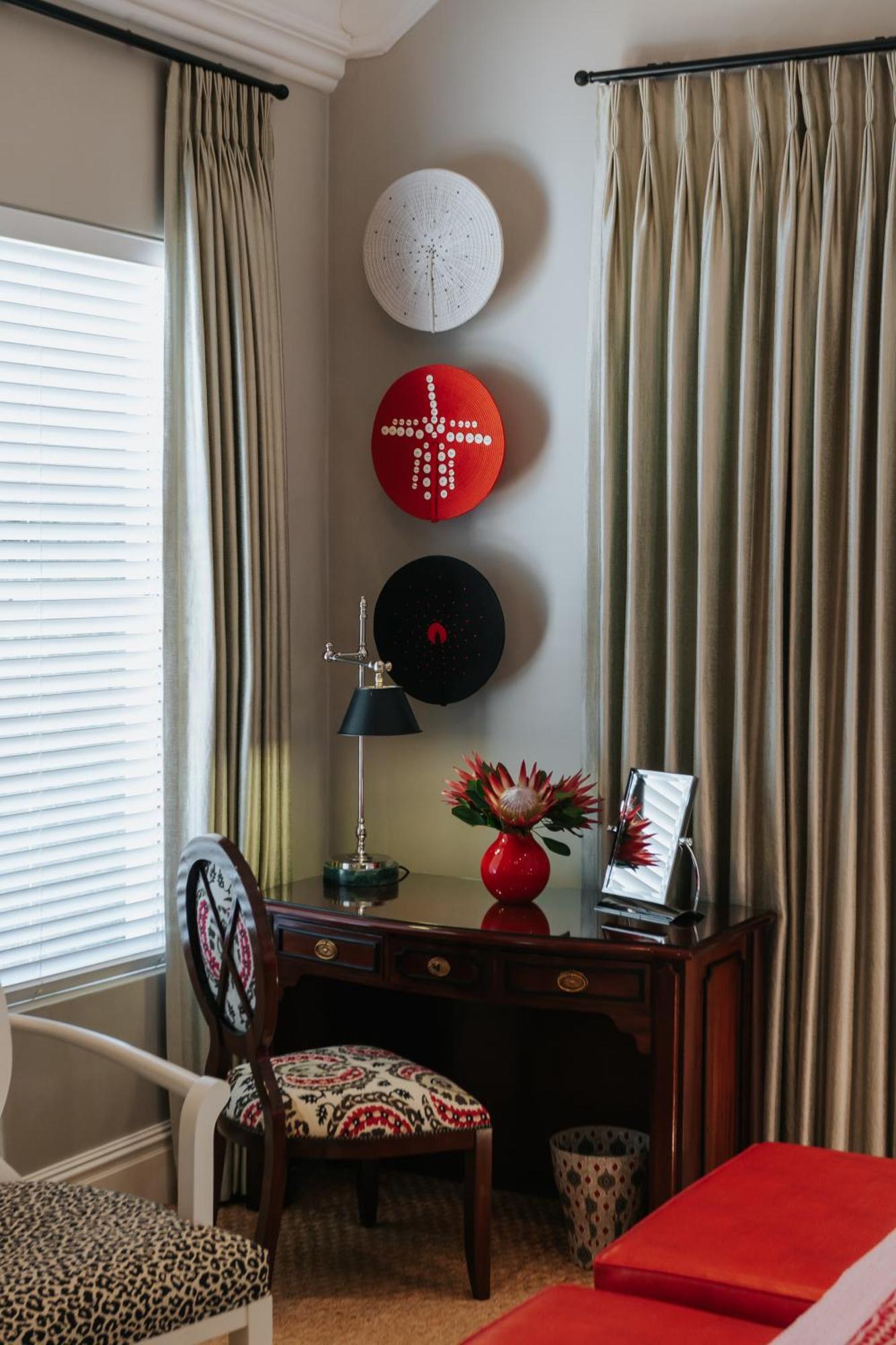 The Light House Boutique Suites Парл Номер фото