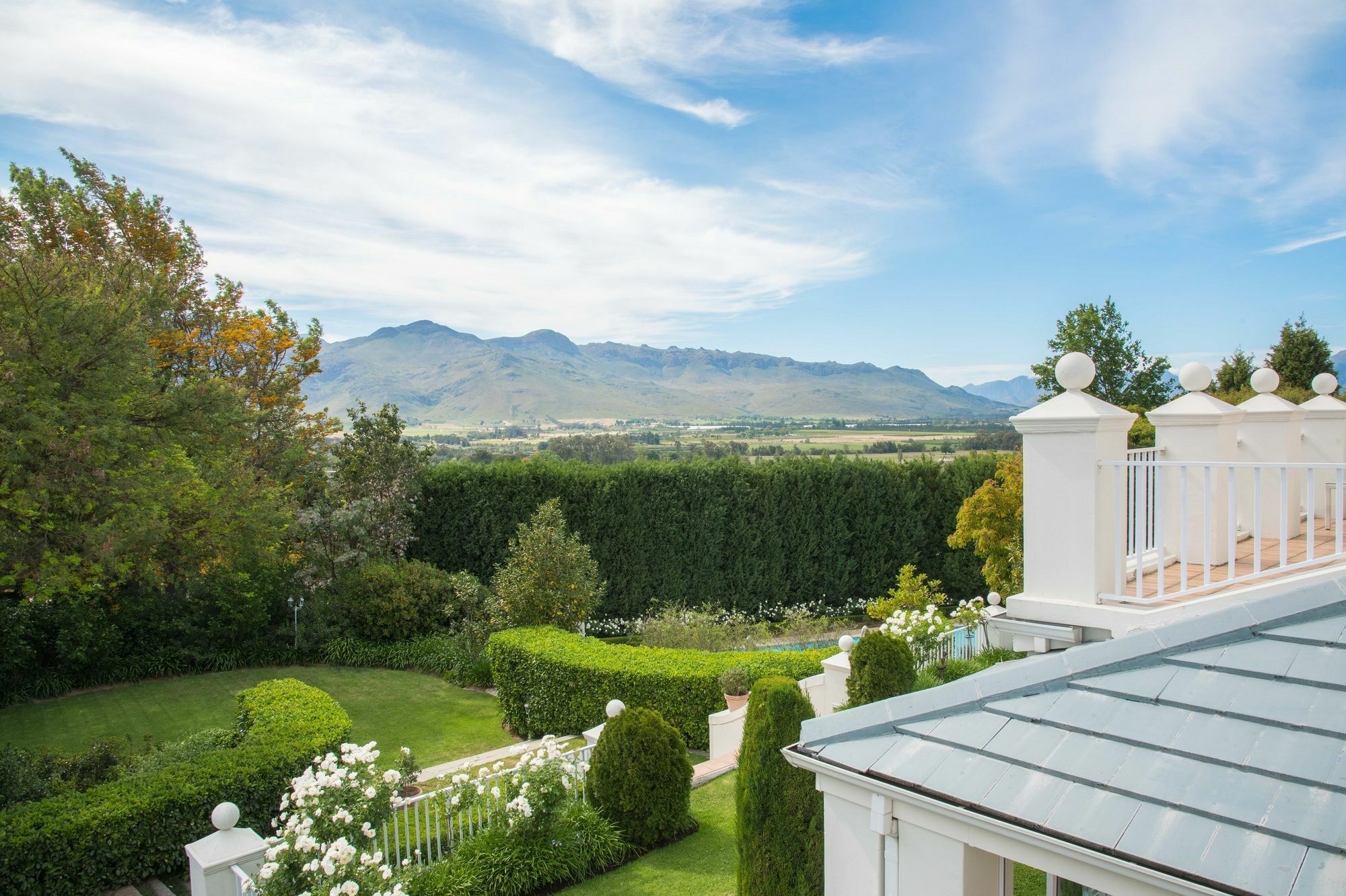 The Light House Boutique Suites Парл Экстерьер фото