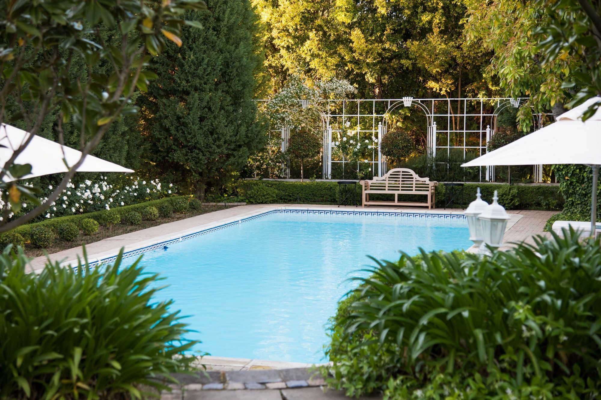 The Light House Boutique Suites Парл Экстерьер фото